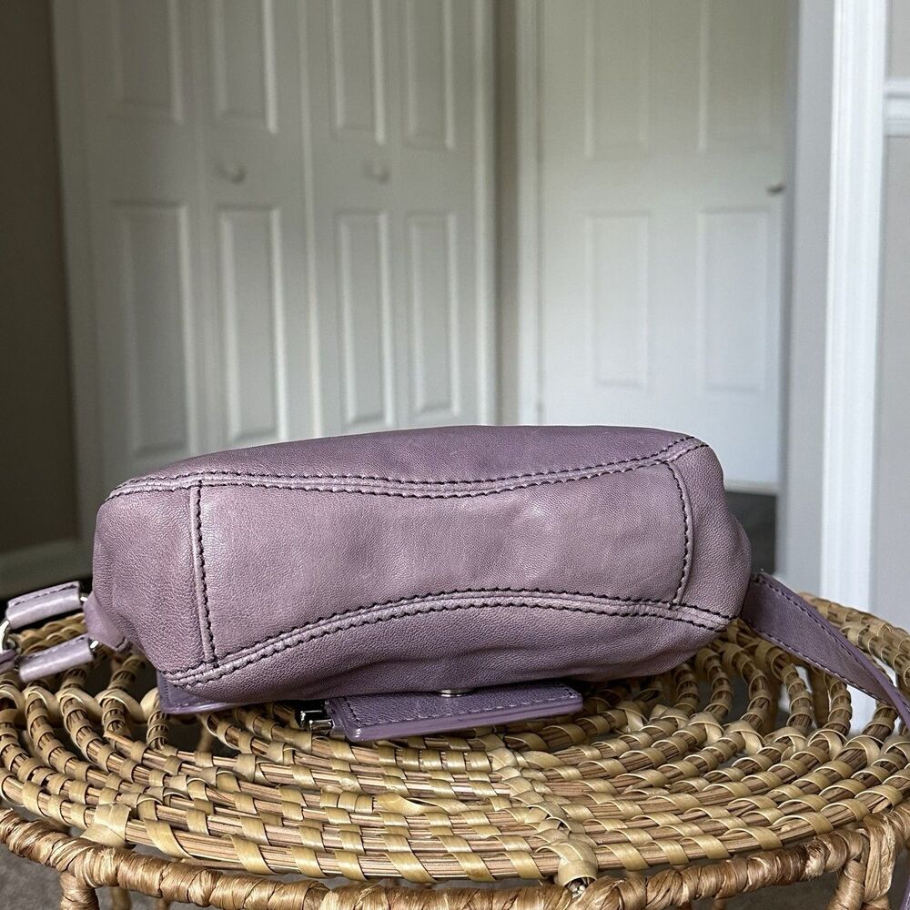 Vintage Michael Kors Camden Lilac Leather Silver Buckle Messenger Shoulder Bag - Picture 7 of 14